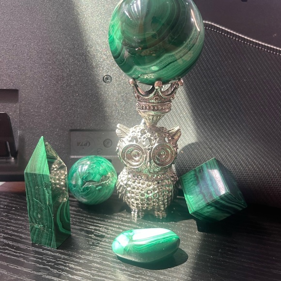 💚💚Silver Owl stand with malachite sphere cube tower
